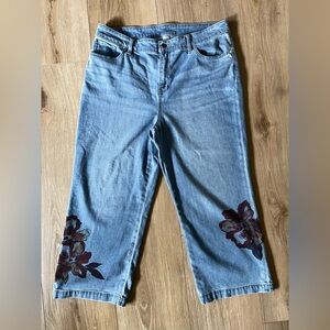 CHICOS Straighten Leg Crop Printed Jeans EUC